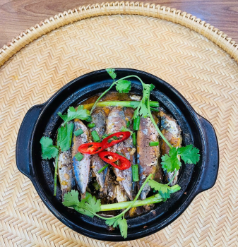 Cá nục mỡ kho tiêu 
