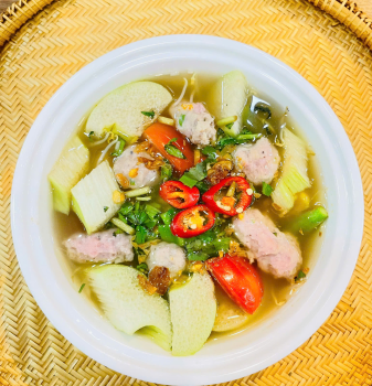 Canh chua chả cá thác lác
